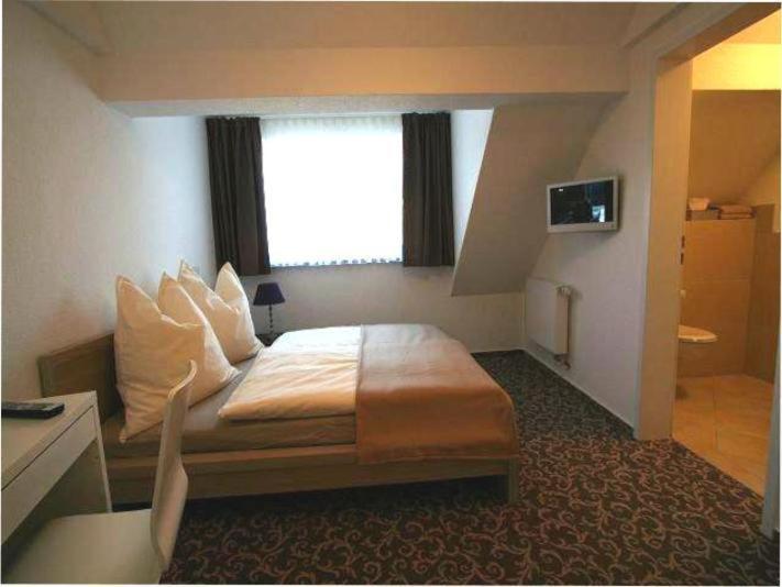 Pension Lok-Inn Walluf Habitación foto
