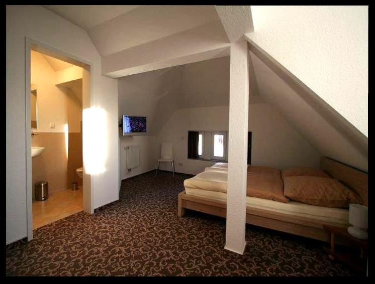 Pension Lok-Inn Walluf Habitación foto